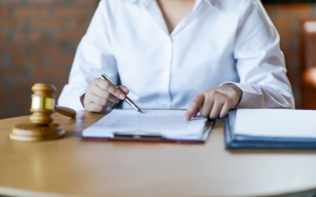 Dziedziczenie długów po kuzynie – kto i kiedy musi odrzucić spadek?