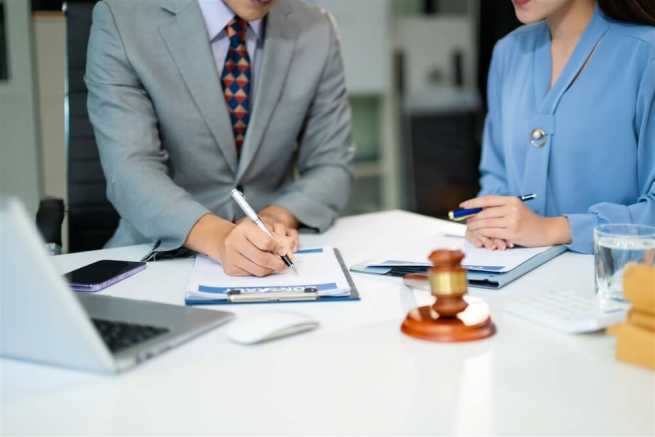 Kancelaria radcy prawnego - kompleksowa pomoc prawna dla firm i osób prywatnych