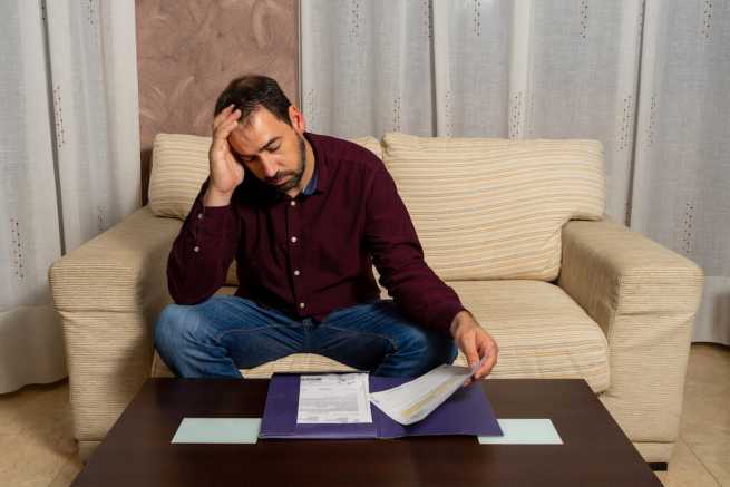 Dług alimentacyjny a wątpliwości co do ojcostwa, jakie są opcje prawne i możliwe działania?